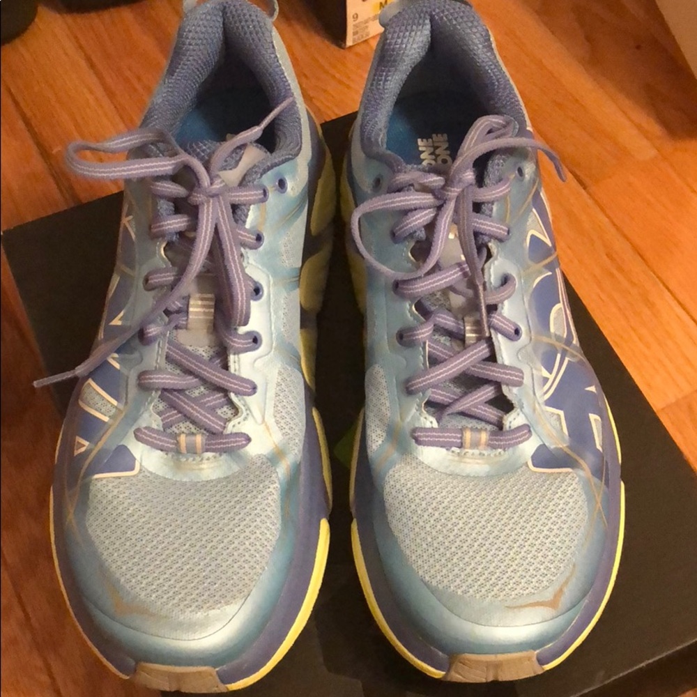 Hoka One One Infinite, women’s sz. 9